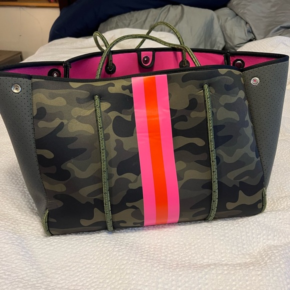 Neoprene Tote Bag + Small Clutch - Picture 9 of 11